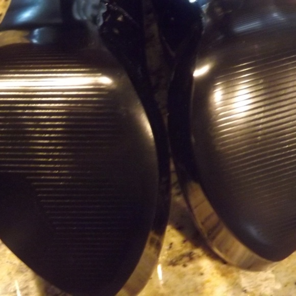 Carlos Santana Black High Heel Shoes - Picture 4 of 4